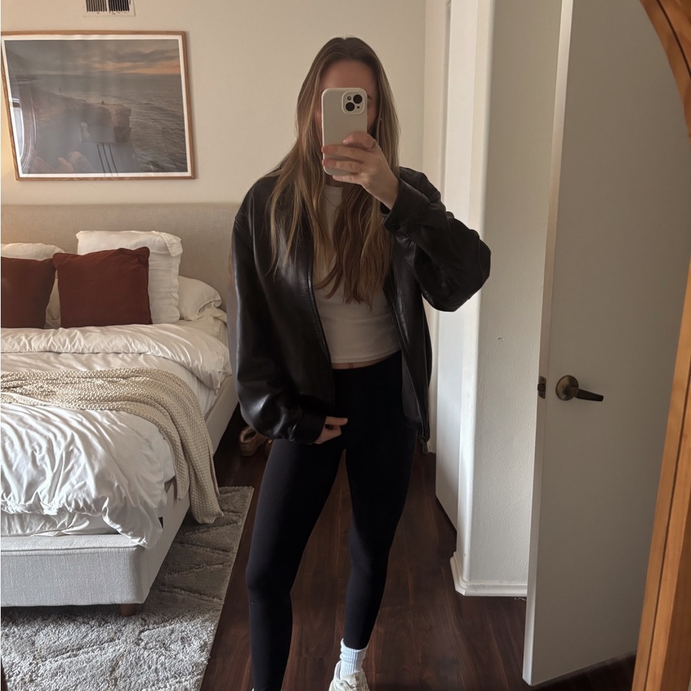 Meet your Posher, Courtnry